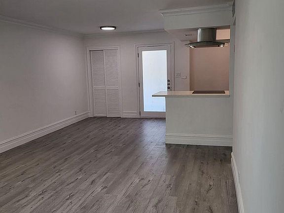 4th image of 1200 Mariposa Ave