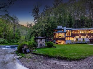 2554 Yellow Creek Rd, Akron, OH 44333