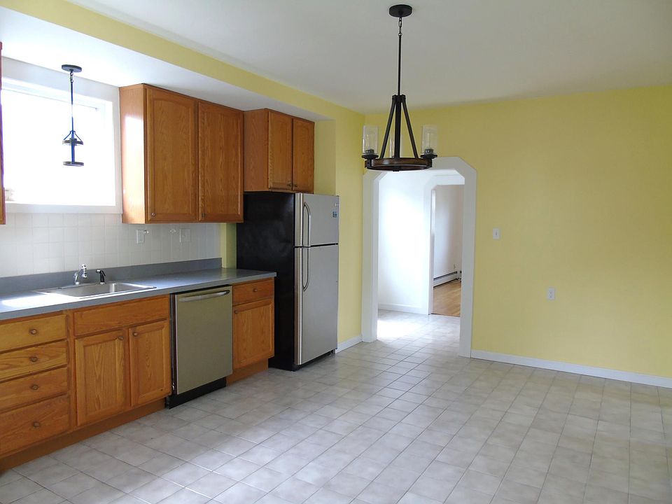 1st image of 273 Hurley St #3