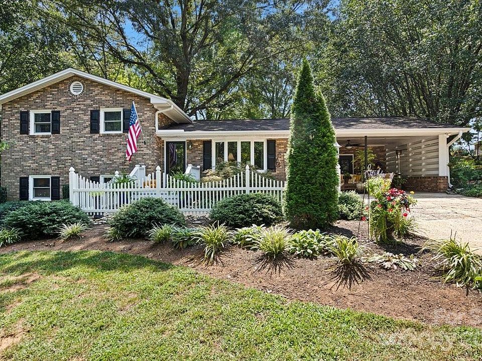 1st image of 3319 Tamworth Ln