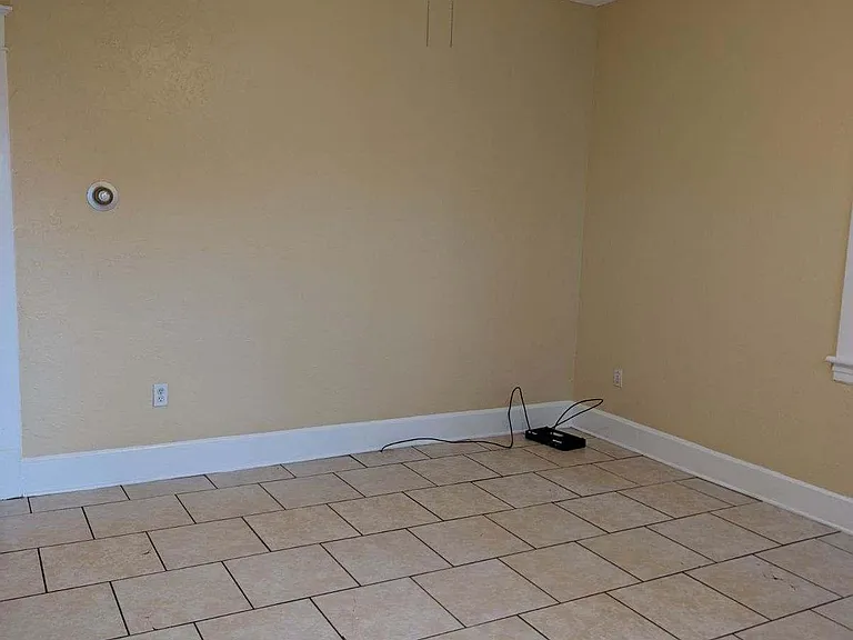 602 Russell Ave — Photo 8