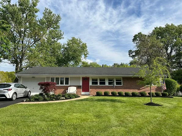 7 Shelley Rd, Kendall Park, NJ 08824