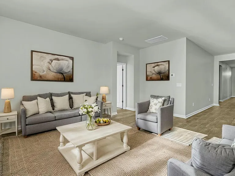 229 Grand View Xing — Photo 1