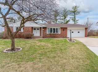 1511 Hillcrest Ct, Bettendorf, IA 52722
