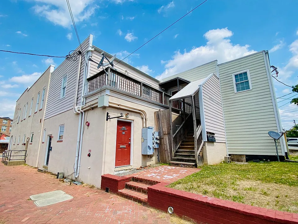 2502 P Street