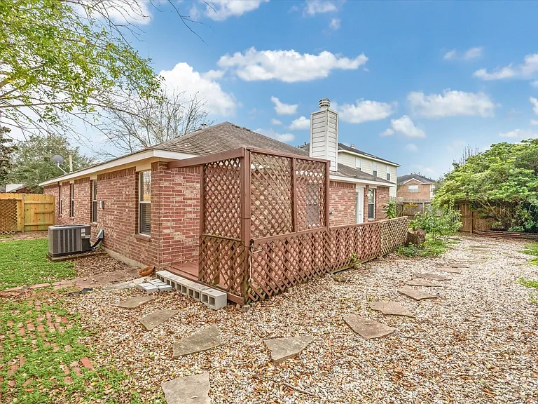 9717 Cottage St — Photo 10