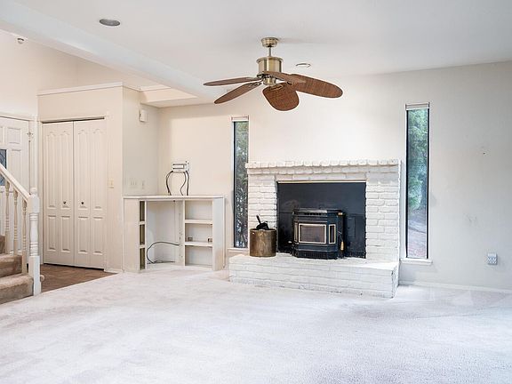 5th image of 3242 Heights Dr
