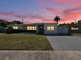 190 NE 21st St, Boca Raton, FL 33431