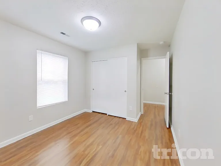284 Woodfield Dr — Photo 11