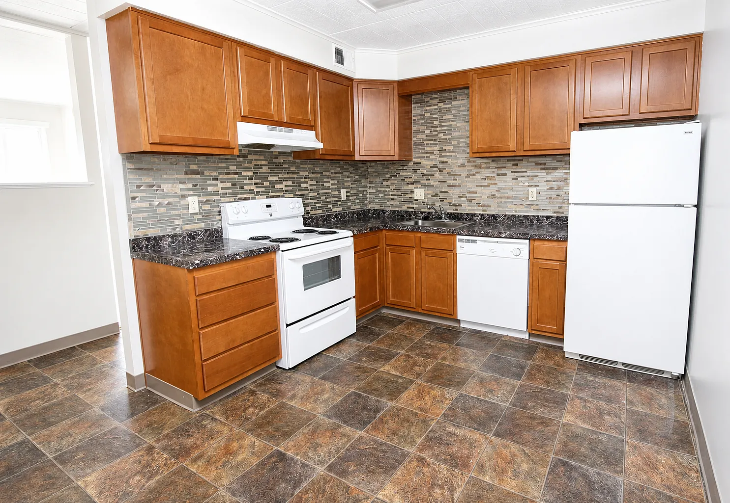 1 bed, 740 sqft, $1,399 — Photo 2