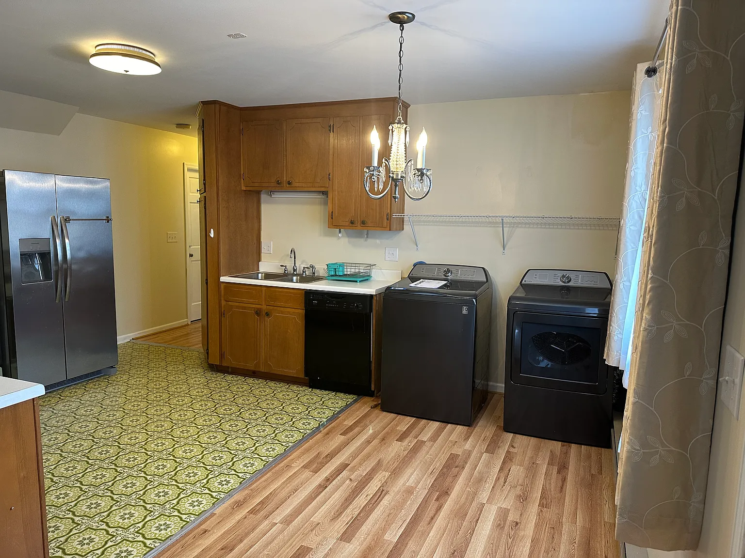 1 bed, 865 sqft, $1,295 — Photo 3