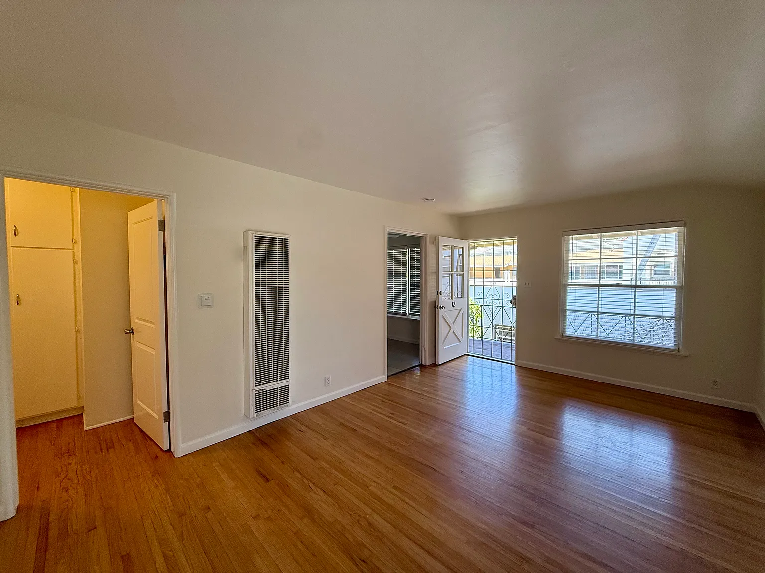 Studio, 400 sqft, $1,595 — Photo 3