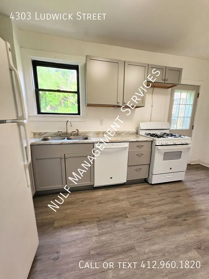 2 bed, 1 bath apartment in Squirrel Hill — Photo 3