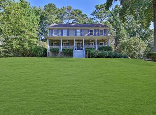 624 Deerwood Ln, Stone Mountain, GA 30087