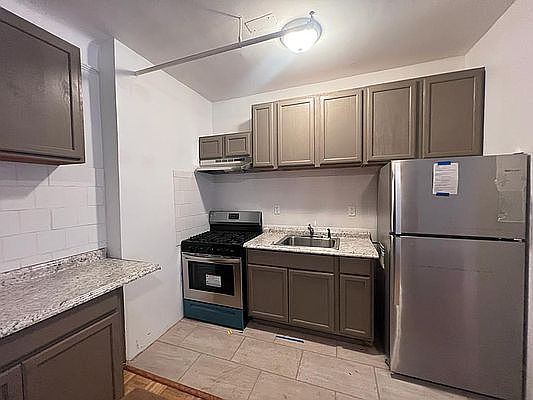 4th image of 116 W 118th St #1