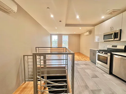 Rented by ERNY LLC | media 20