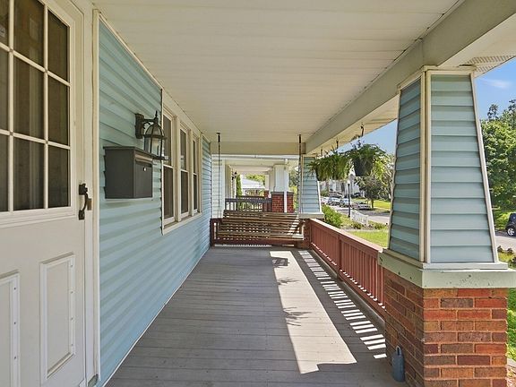 5th image of 218 S Roys Ave