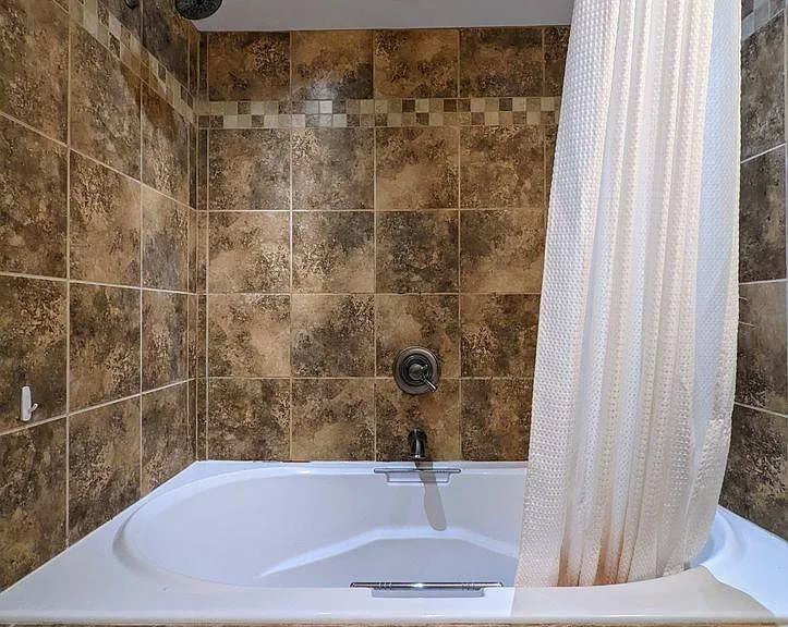 1008 Waterbury Cres #2 — Photo 8