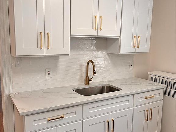4th image of 1550 Northampton St #2