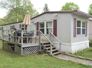 12 Dawn Ln, Pleasant Valley, NY 12569