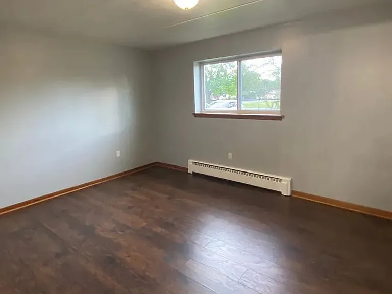 18305 Exchange Ave #11 — Photo 5