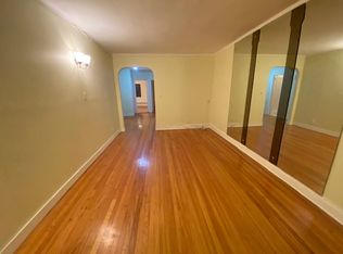 30-48 42nd St #3R, Astoria, NY 11103