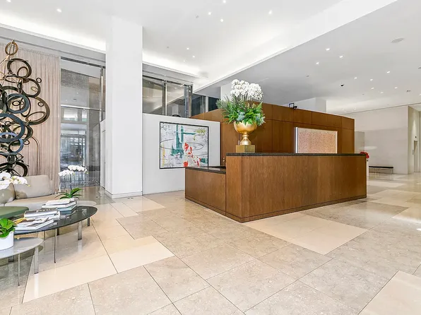 400 Park Avenue South image 6 of 15