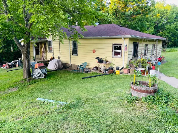 420 E 3rd St, Spring Valley, IL 61362