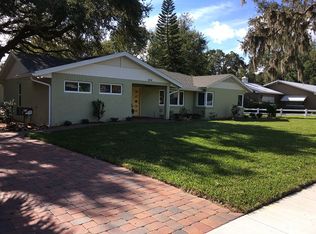 2114 Washington Rd, Mount Dora, FL 32757