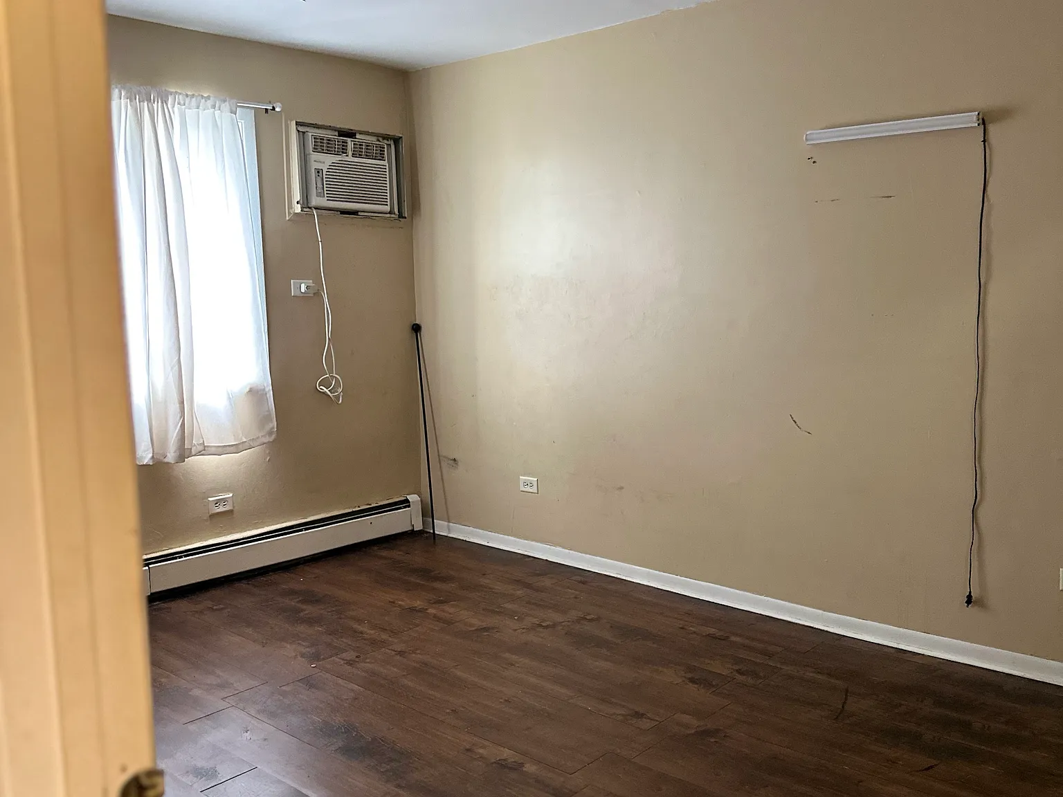 2 bed, 875 sqft, $1,750 — Photo 2