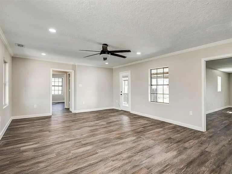 418 S Kansas St — Photo 31