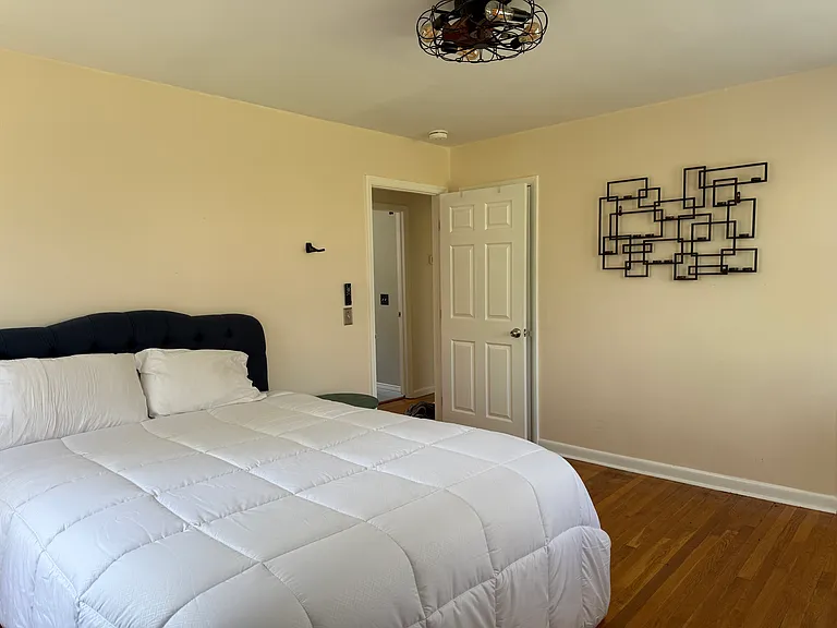 702 Joyce Ln — Photo 8