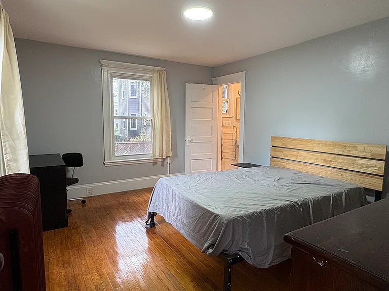 52 Phillips St #1 — Photo 2