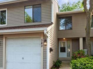 543 Alton Ct, Carol Stream, IL 60188