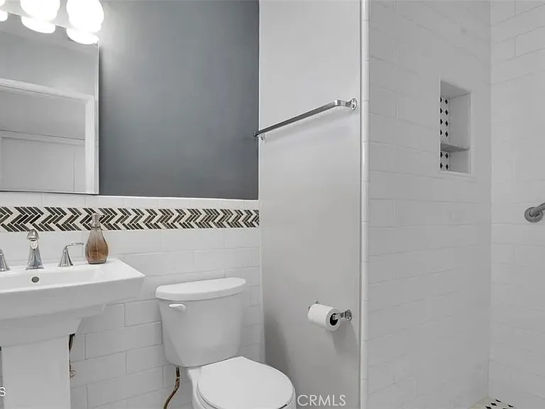22648 Mobile St — Photo 13