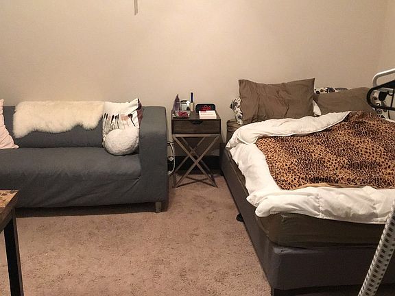 3rd image of 948 W Cuyler Ave APT 7