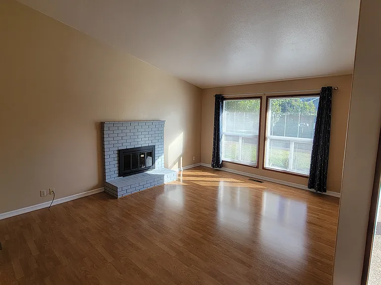 1496 Luella St — Photo 2