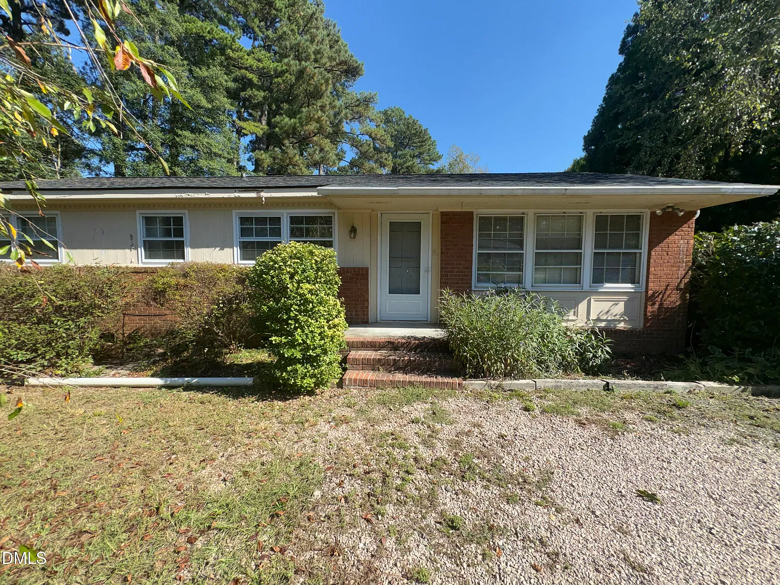 3 bed, 2.0 bath, 1535 sqft, $2,100 — Photo 2