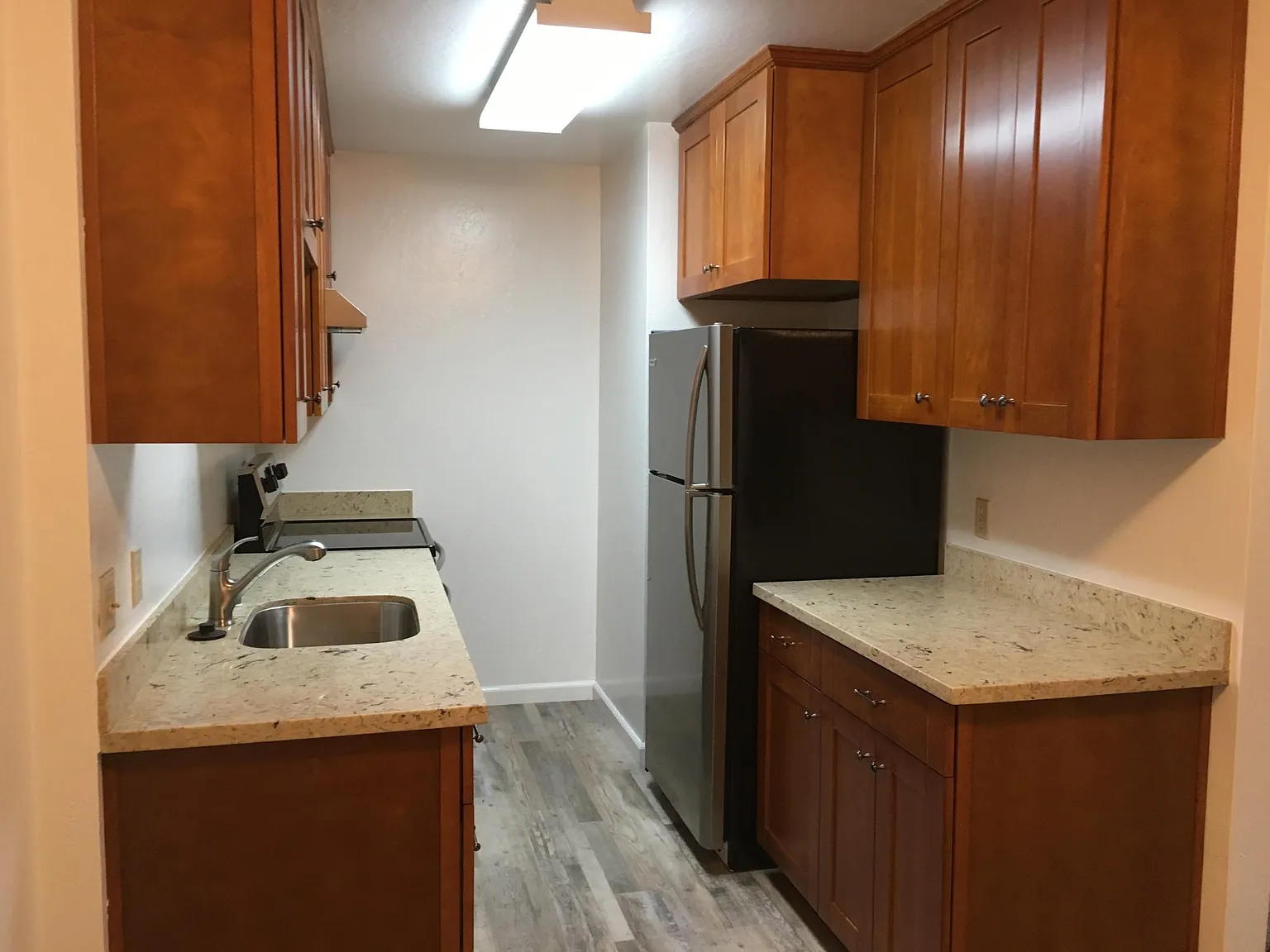 292 Tradewinds Dr APT 6 photo 1