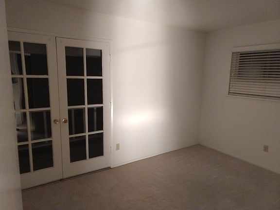 Bedroom with balcony 