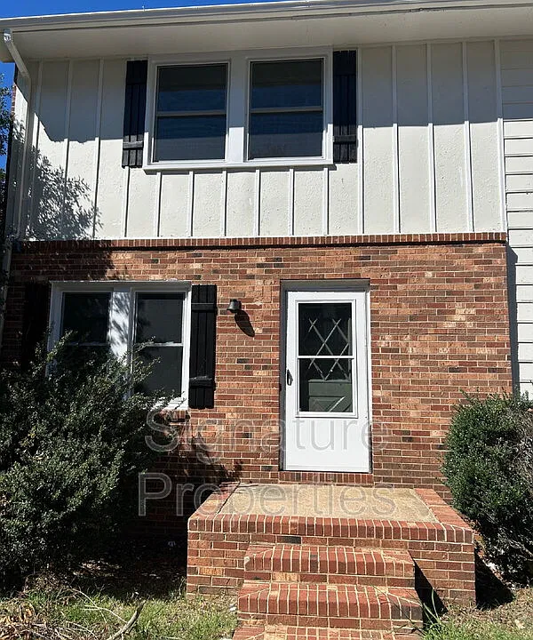 1055 Rives Rd #16