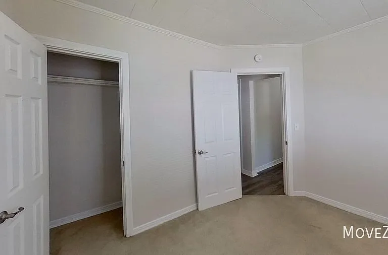 412 Hamby St — Photo 32