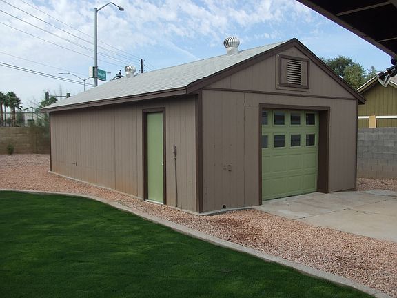 Detached Garage
