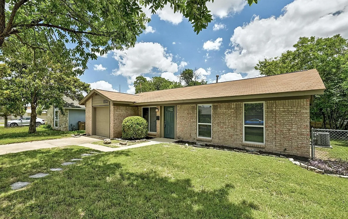 Building Photo - 8527 Maine Dr