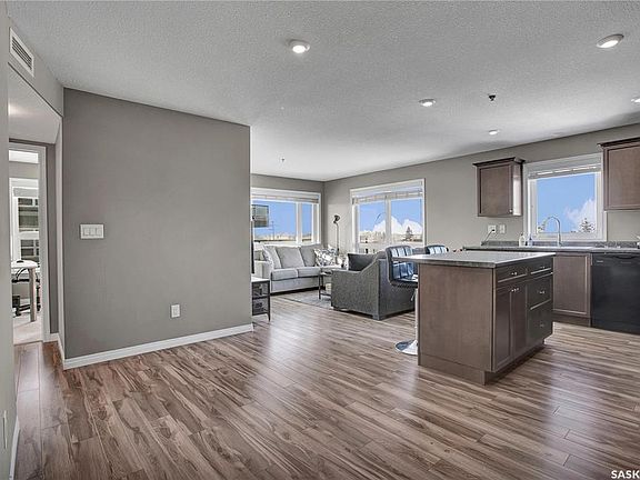 2nd image of UNIT 208-923 Kristjanson ROAD