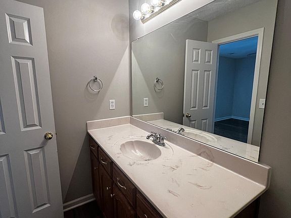 5th image of 8189 Mary Payton Dr