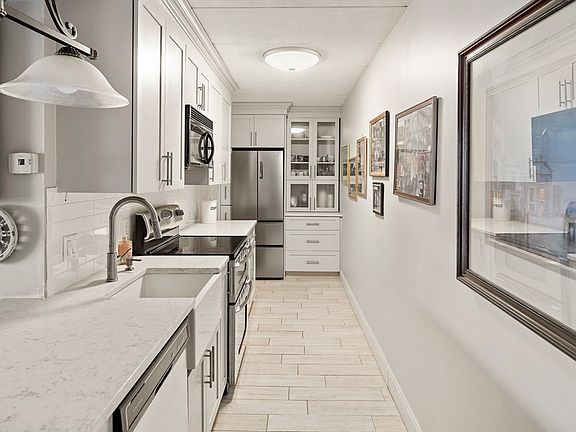 4th image of 995 Massachusetts Ave APT 404