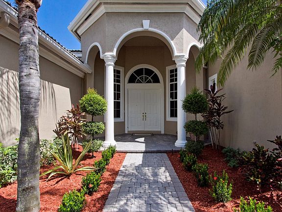 3rd image of 11827 NW 10th Pl
