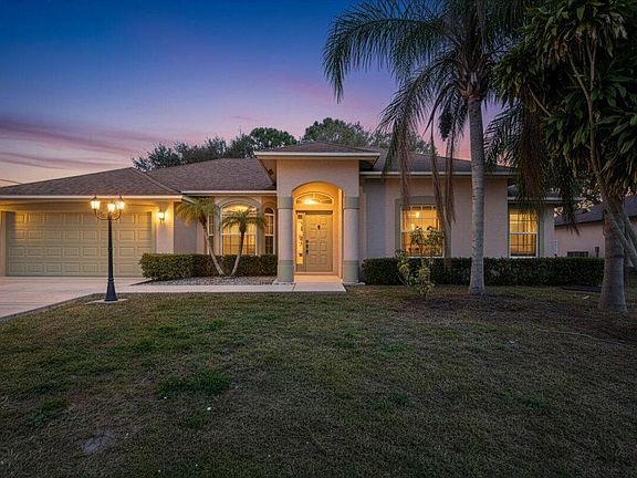3rd image of 2077 SW Savage Boulevard