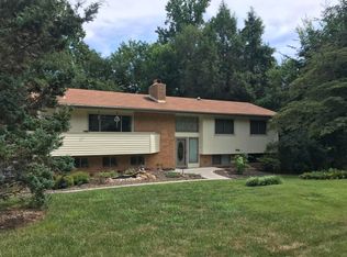 985 W Outer Dr, Oak Ridge, TN 37830